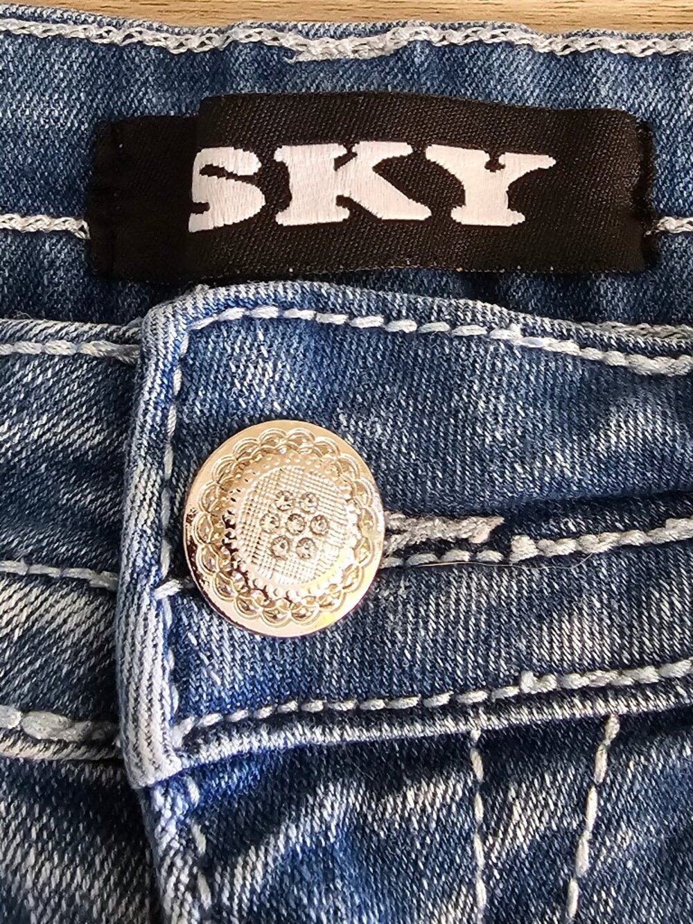 Mall Goth McBling Thick Stitch Skull Flap Pocket Rhinestone Bootcut Jeans 7/8 - Picture 9 of 13